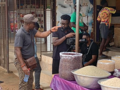 Behind the Scenes 04